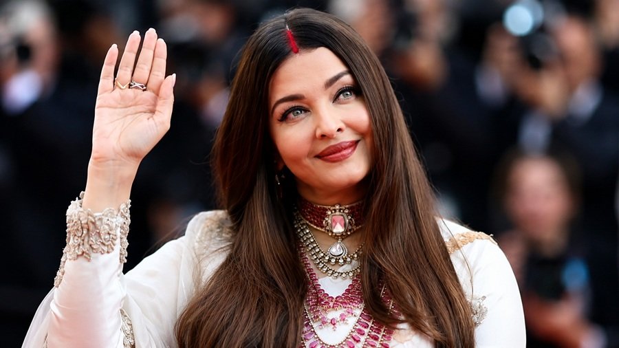 Aishwarya Net Worth